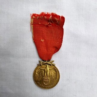 Austrian Commemorative War Medal ' Fur Osterreich 1914-1918 with cross swords