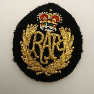 RAF Queen's crown cap badge