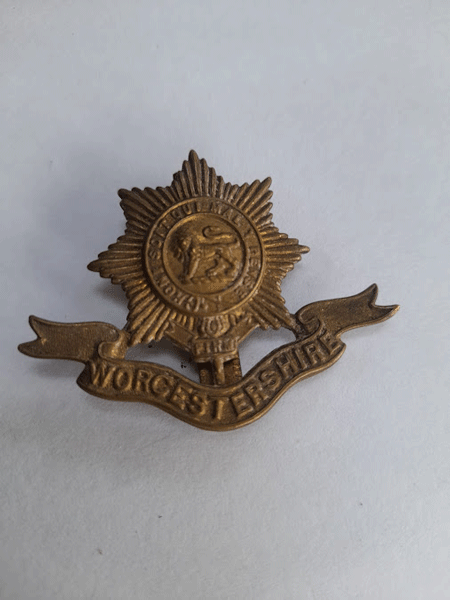Original Worcestershire regiment cap badge Original Worcestershire regiment cap badge